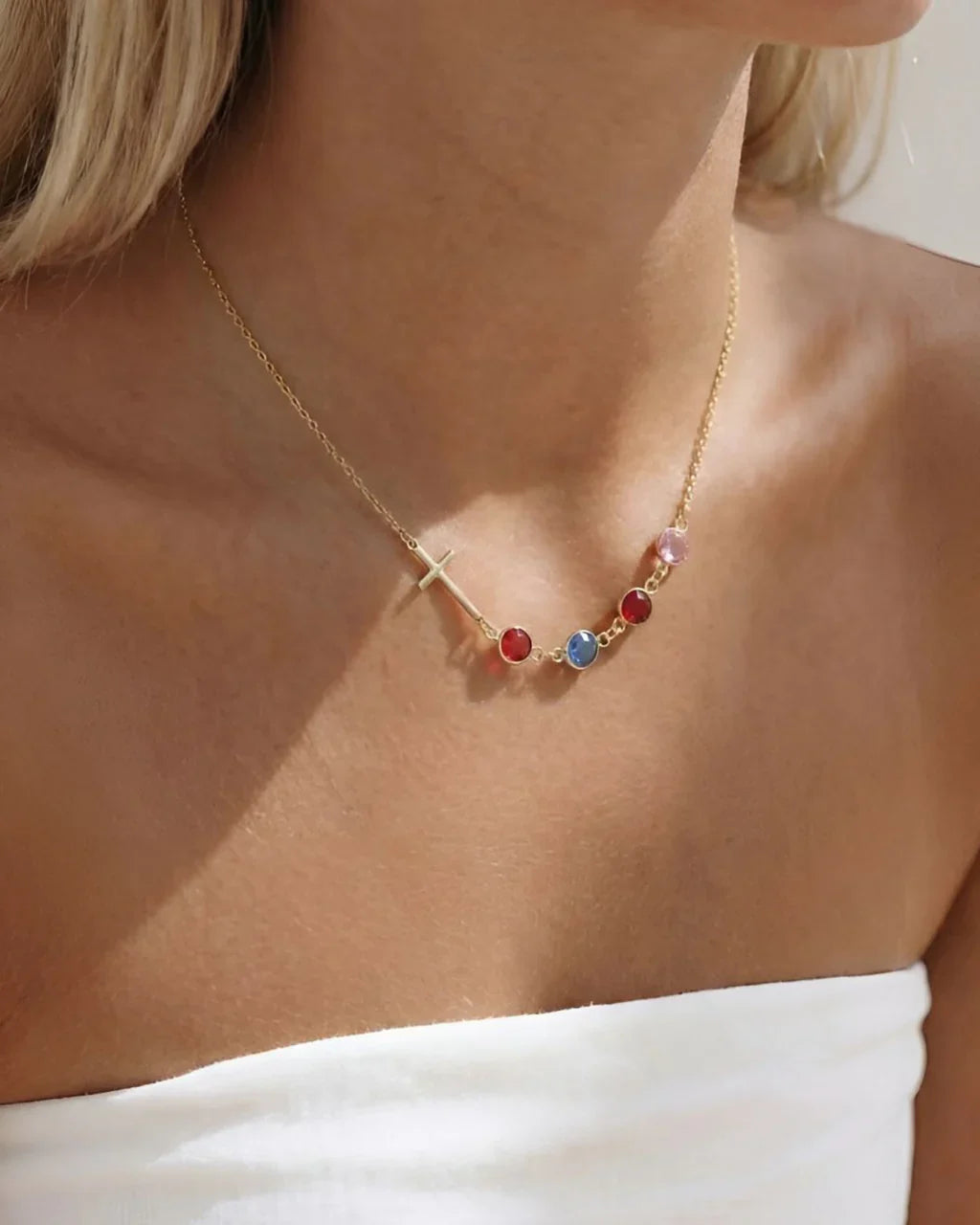 Faye. Necklace
