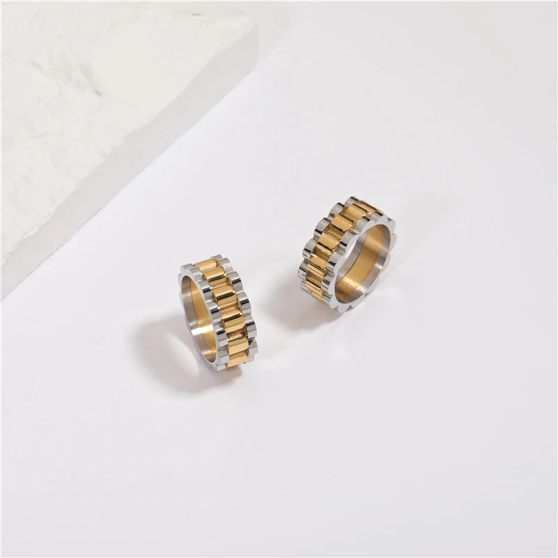 Duet. Ring worn