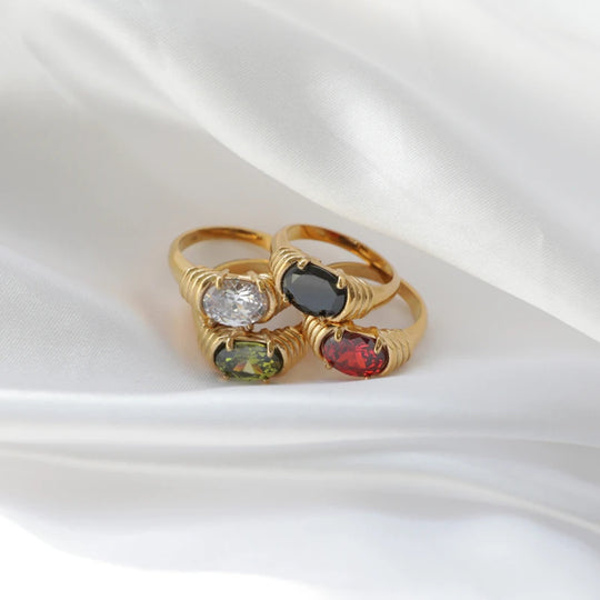 Regal. Ring detail