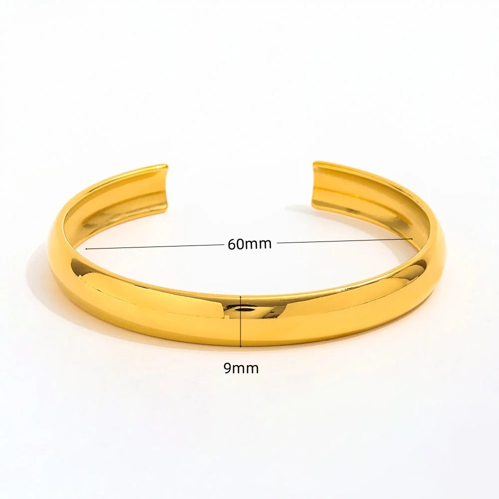Terrain. Bracelet worn