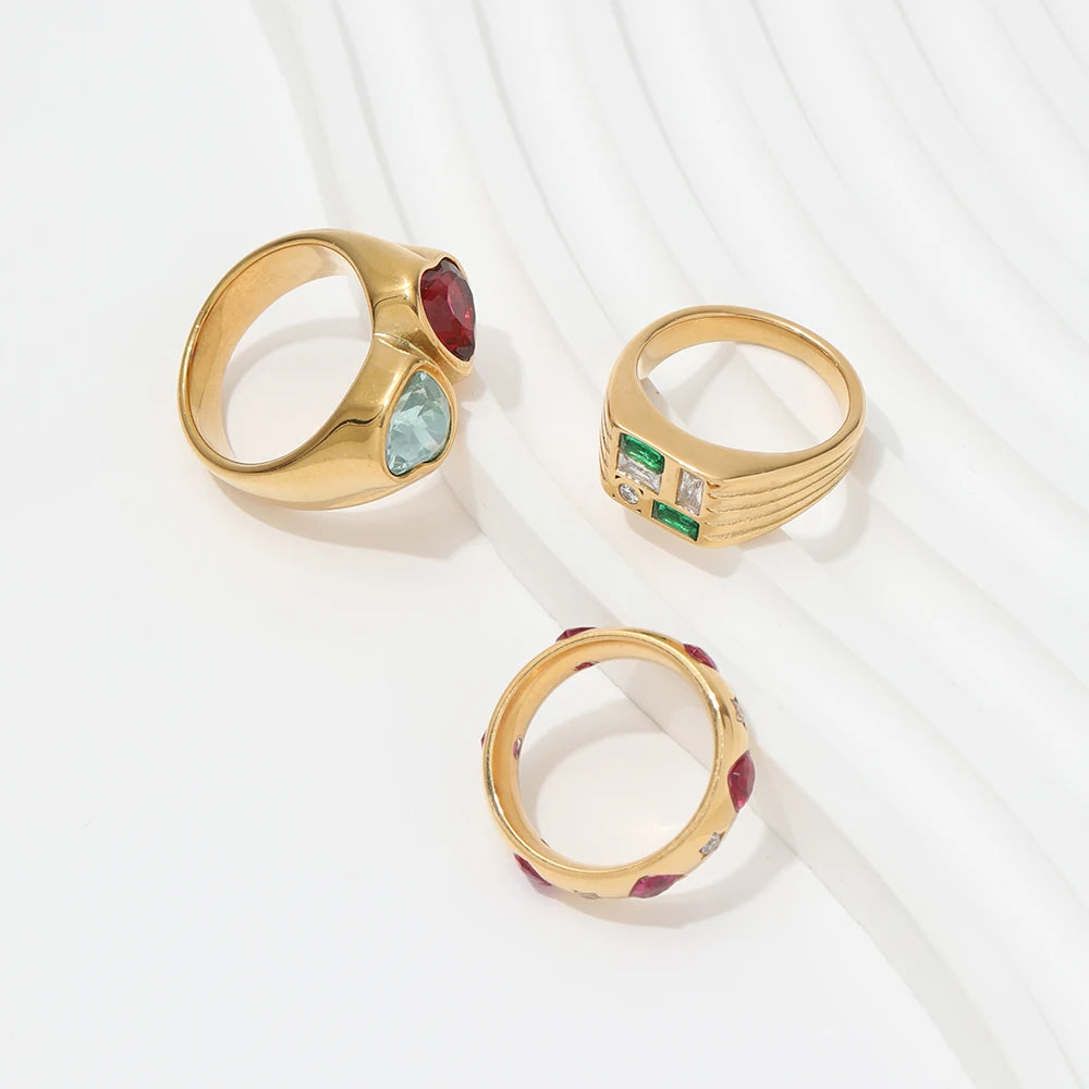 Amour. Ring worn