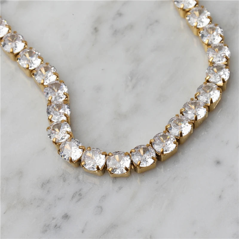Glace. Bracelet worn