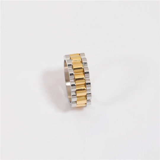 Duet. Ring detail