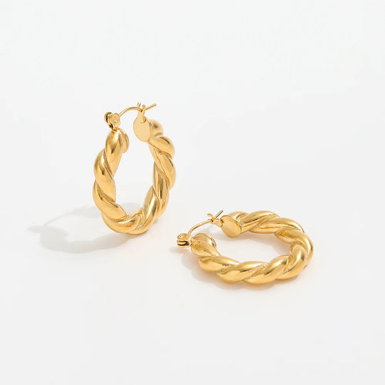 Cascade. Hoops worn