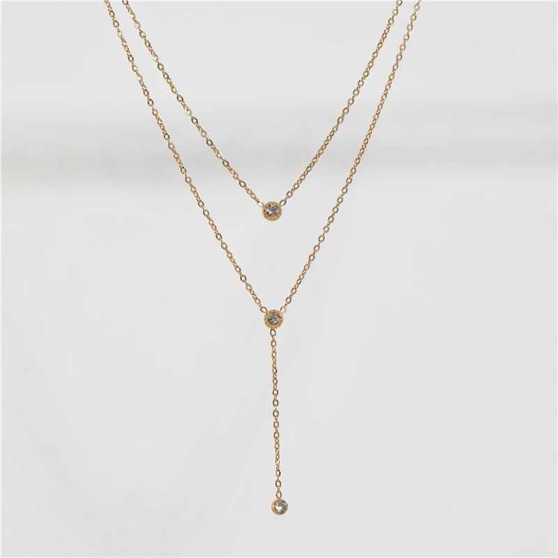 Drape. Necklace detail