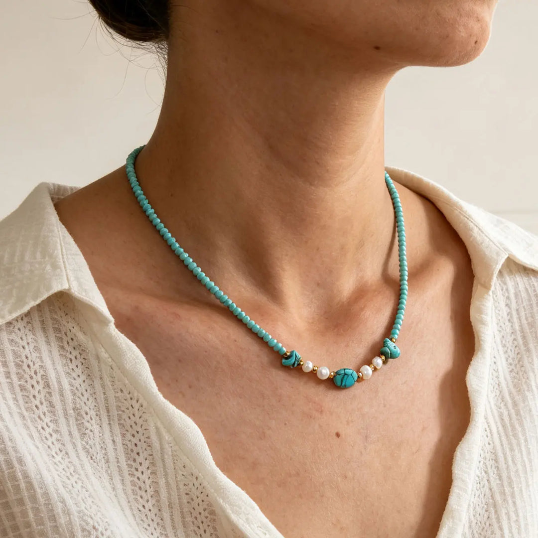 Tide. Necklace detail