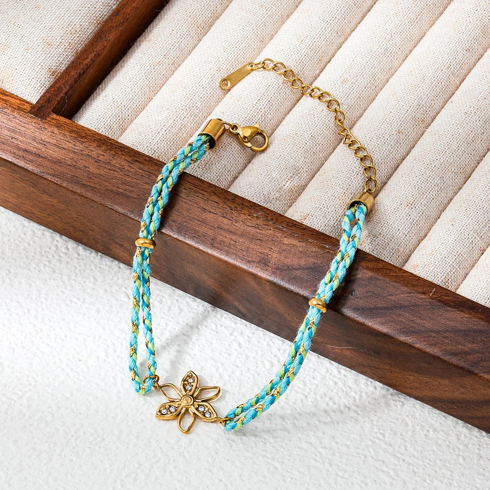 Solstice. Bracelet detail