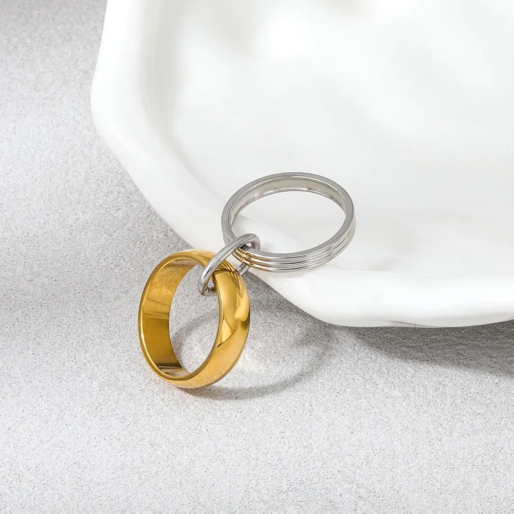 Duo. Ring worn