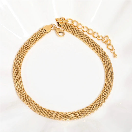 Strap. Choker