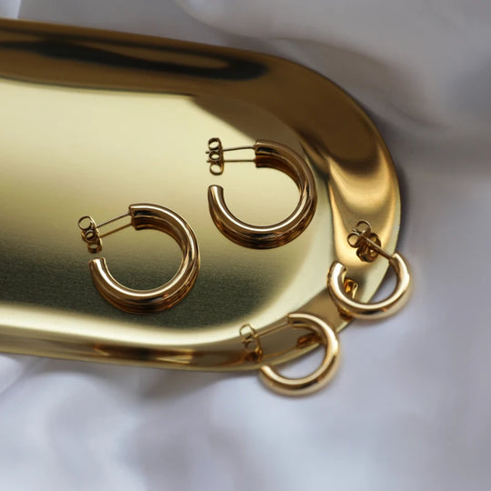 Staple. Hoops worn