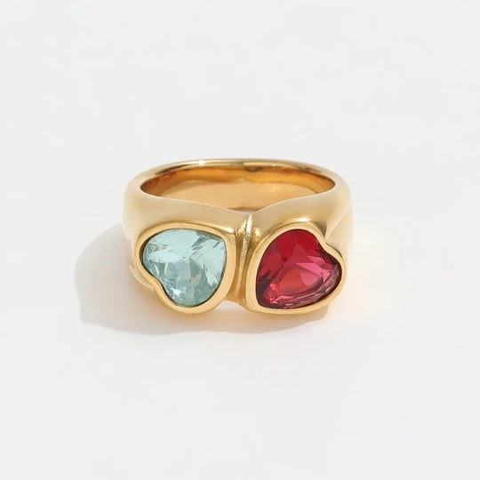 Amour. Ring detail