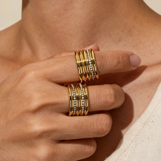 Reverie. Ring detail