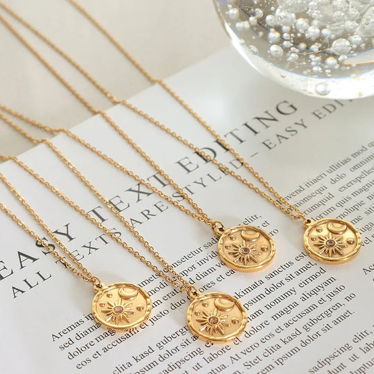 Eclipse. Necklace detail