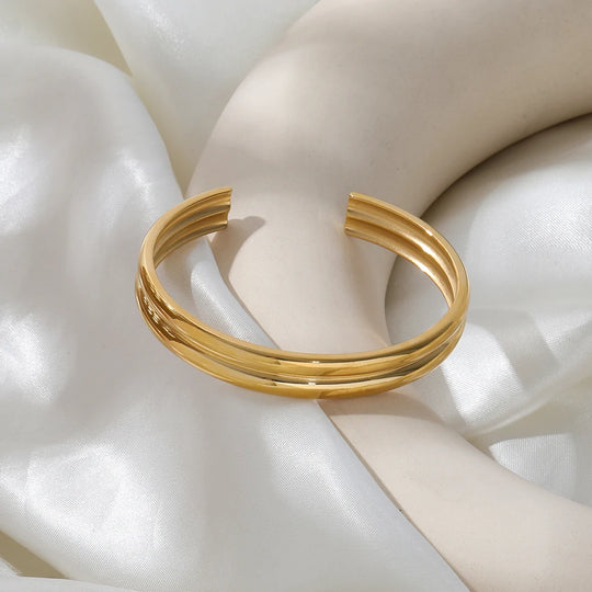 Drift. Cuff worn
