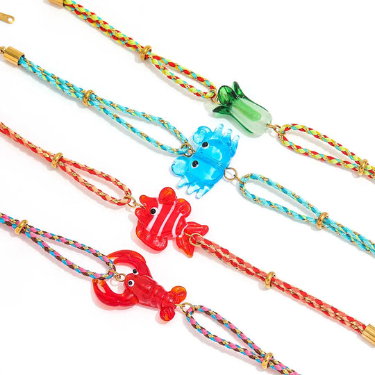 Cove. Bracelet worn