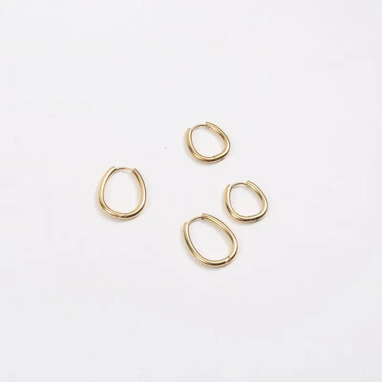 Pebble. Huggie detail