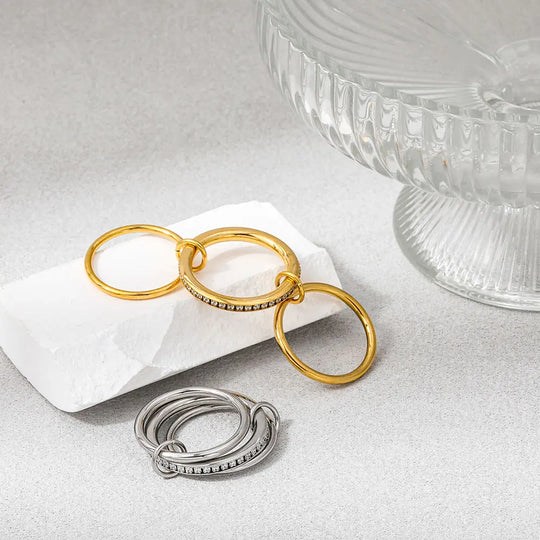Link. Ring worn