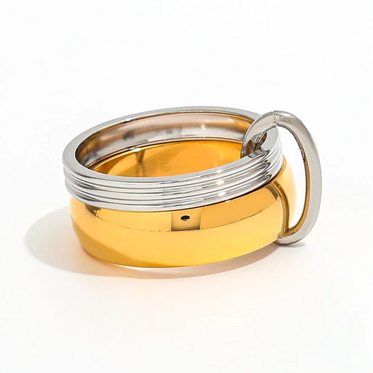 Duo. Ring detail