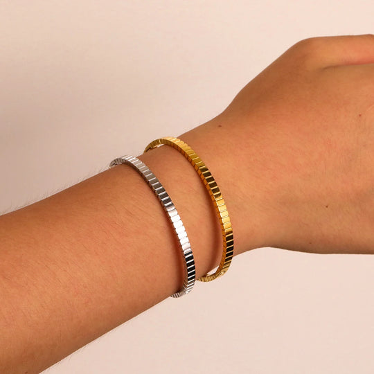 Mesh. Bangle