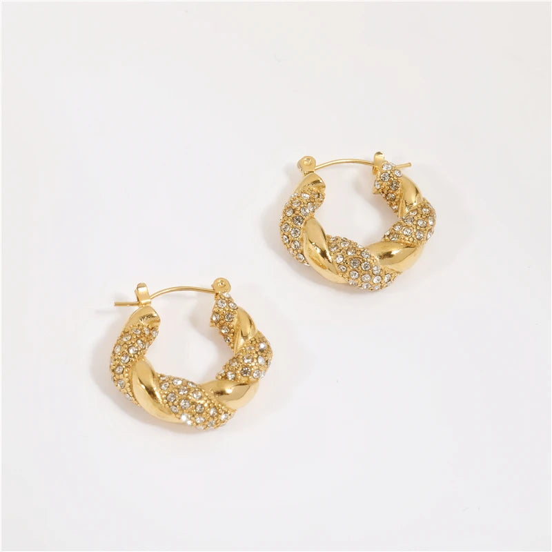 Twist. Hoops detail