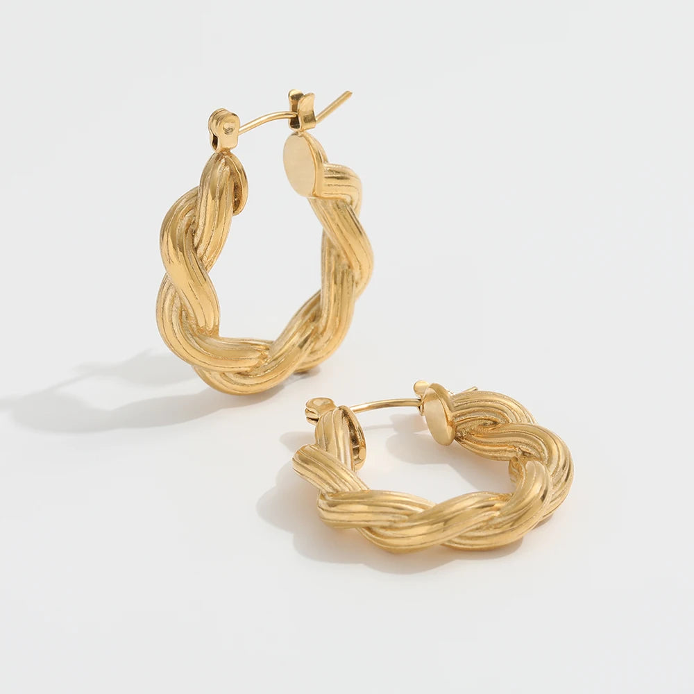 Plait. Hoops