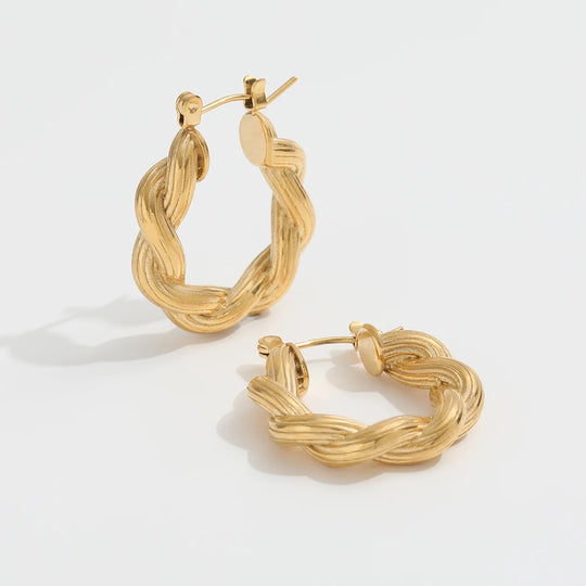 Plait. Hoops