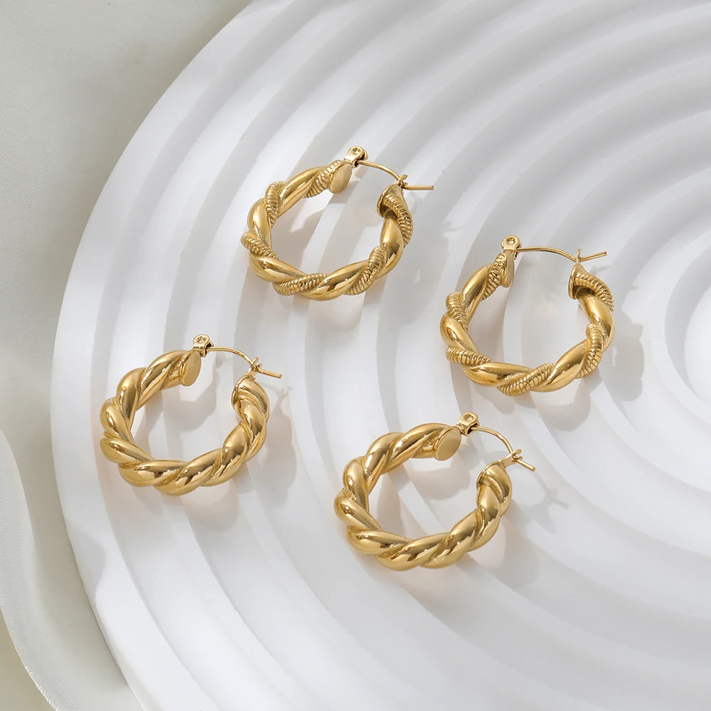 Cascade. Hoops detail
