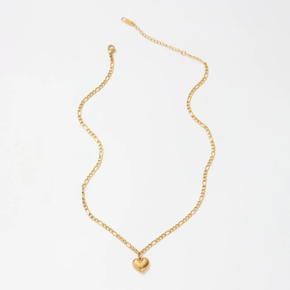 Fond. Necklace worn