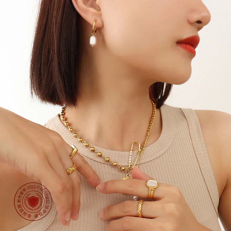 Grace. Hoops worn