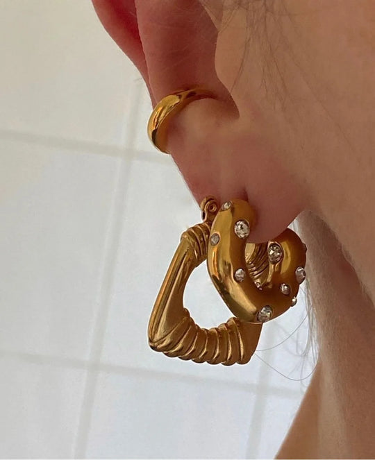 Reverie. Hoops