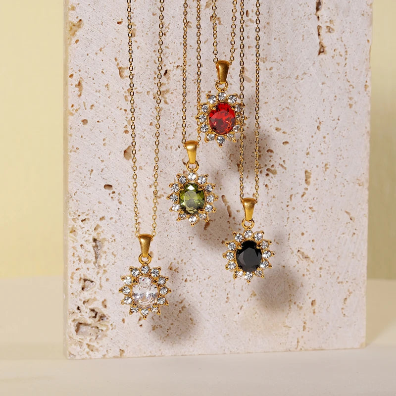 Lustre. Necklace worn