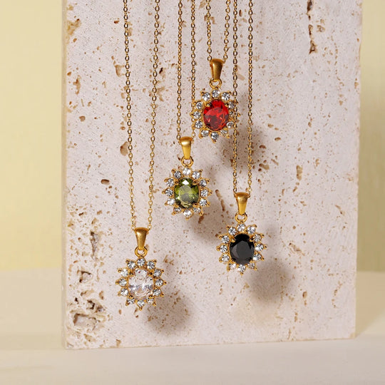 Lustre. Necklace worn