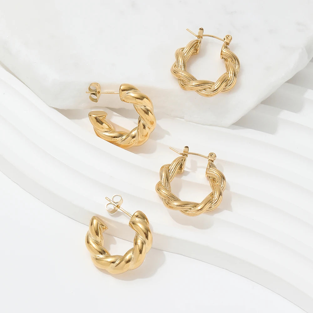 Plait. Hoops worn