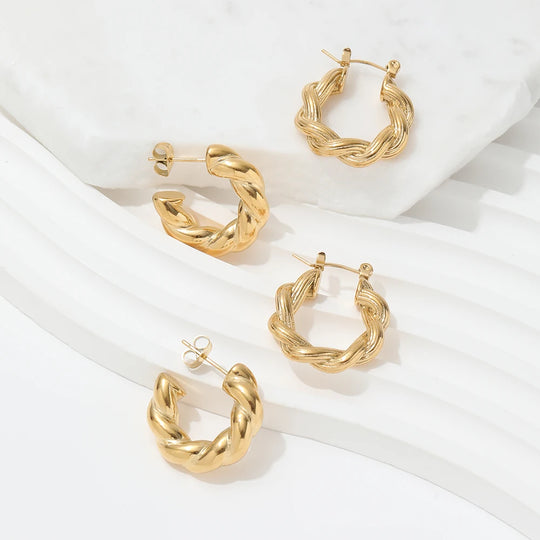 Plait. Hoops worn