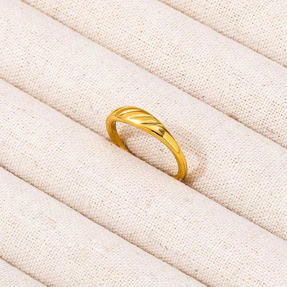Crescent. Ring worn