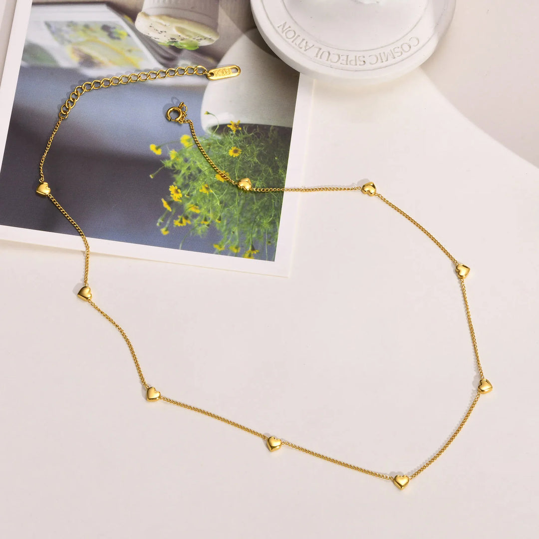 Pulse. Necklace worn
