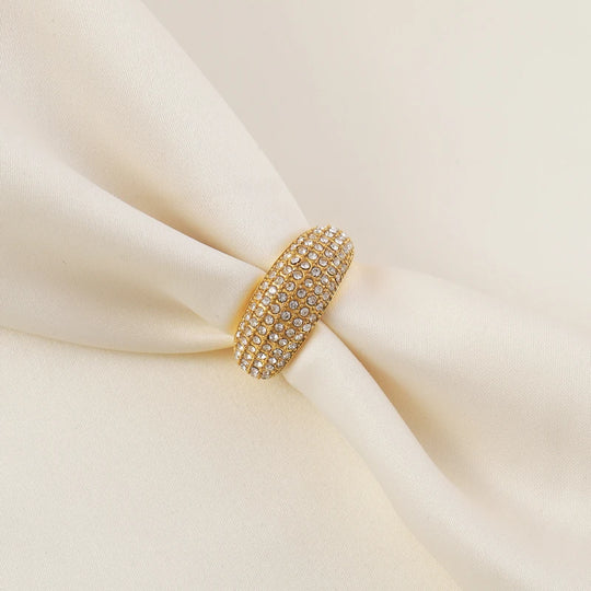 Shimmer. Ring detail