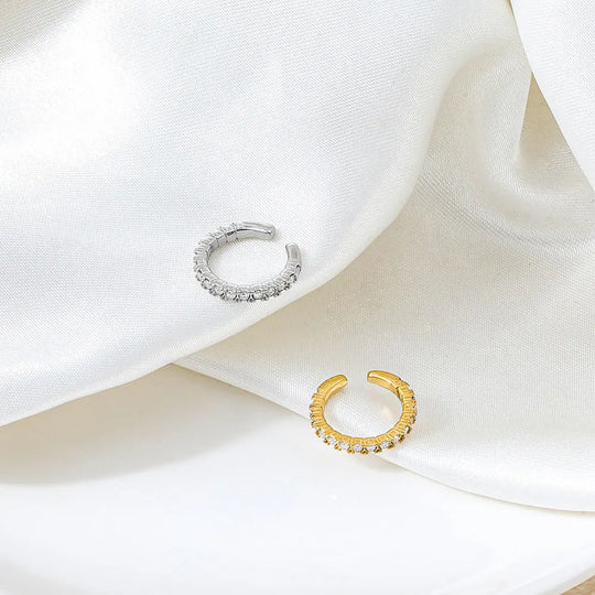 Reed. Cuff detail