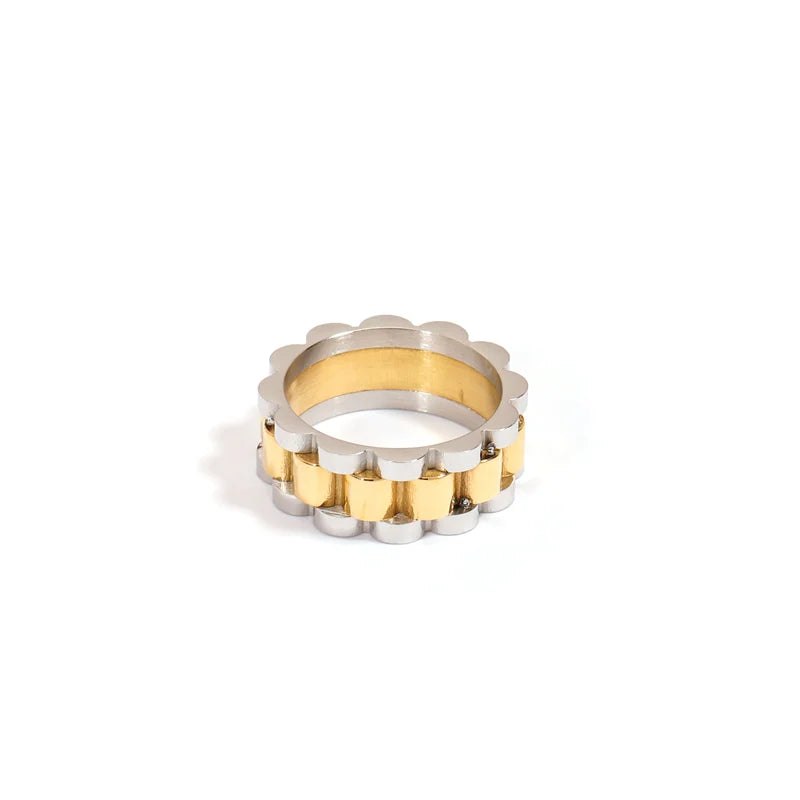 Duet. Ring detail