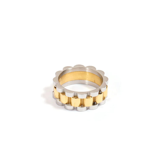 Duet. Ring detail