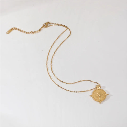 Nova. Necklace detail