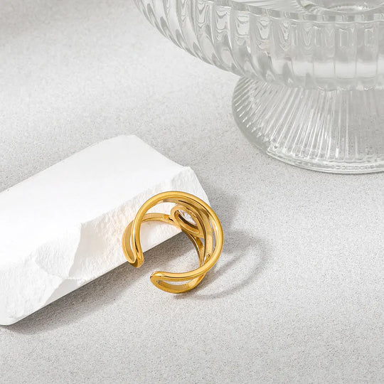 Coil. Ring worn