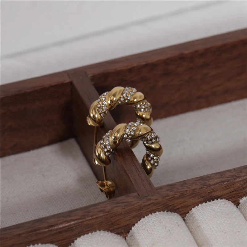 Cord. Hoops worn