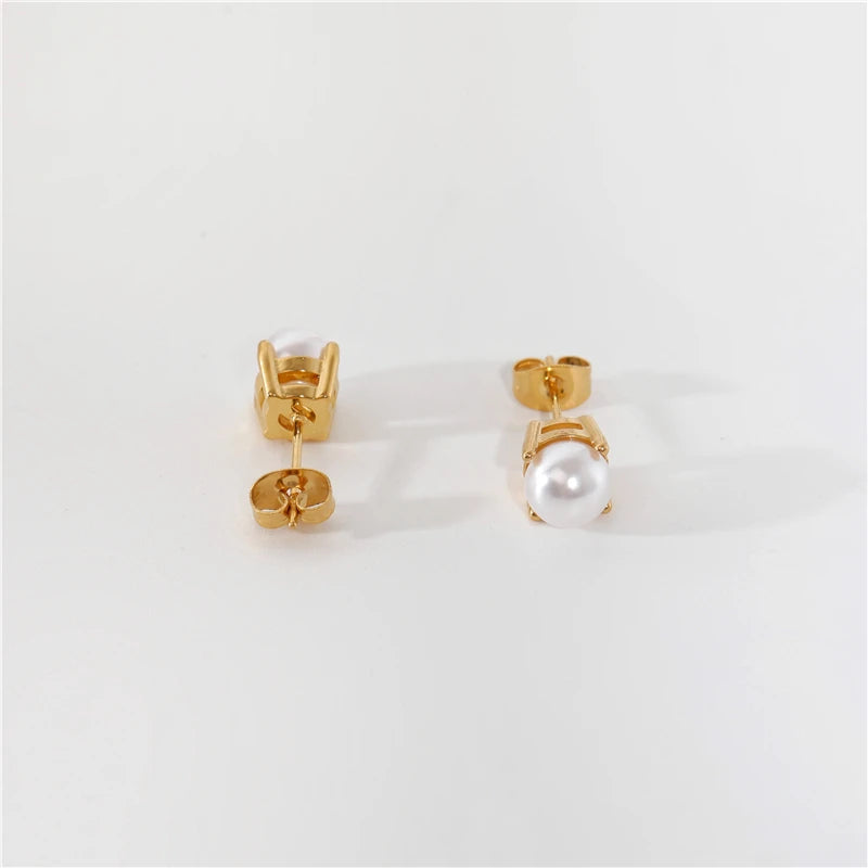 Moon. Studs detail