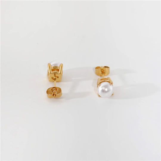 Moon. Studs detail
