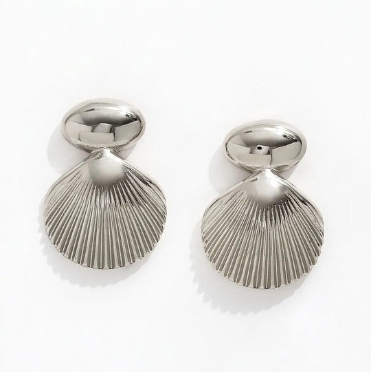 Facet. Studs worn