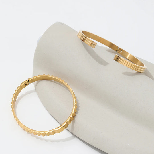 Notch. Bangle