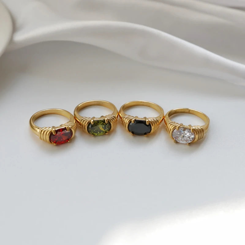 Regal. Ring worn