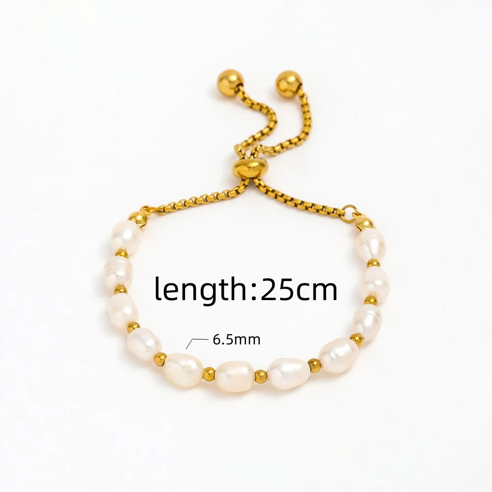 Luna. Bracelet worn