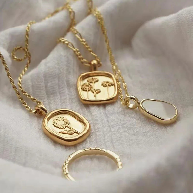 Muse. Necklace